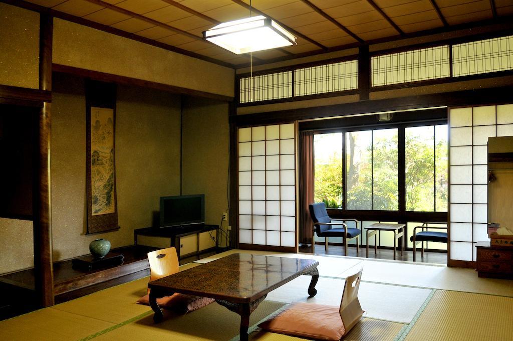 Hitoyoshi Ryokan Ruang foto