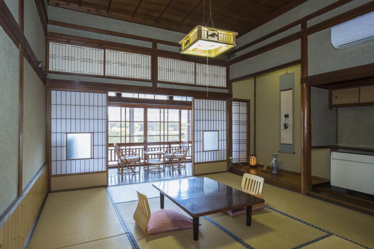 Hitoyoshi Ryokan Bagian luar foto
